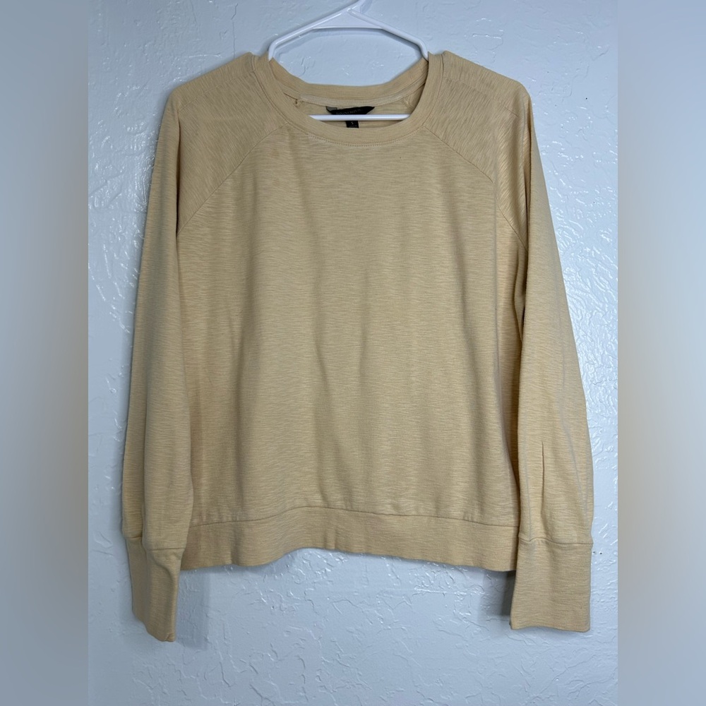 Banana Republic Small Cream/Tan Lightweight Sweatshirt Pullover — Classic Staple